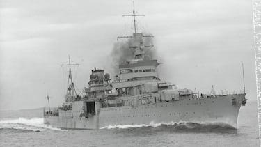 La ‘pesadilla’ de cientos de marineros náufragos del USS Indianápolis en el mayor ataque de tiburones de la historia: “Al segundo ya no estaba”