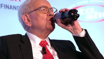 Warren Buffett’s picky palate clashed with Japan’s rich food culture—he skipped sushi and stuck to Coke and candy during his Tokyo visit.