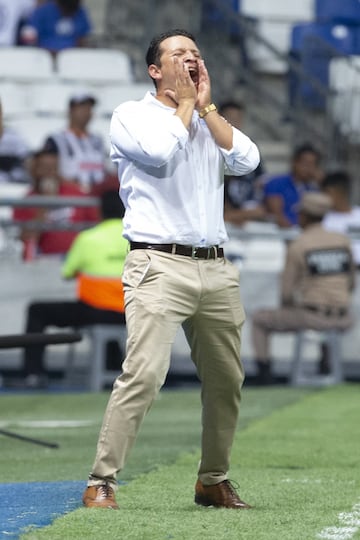 Entrenador de los Gallos Blancos desde el Apertura 2019. Antes fue auxiliar.