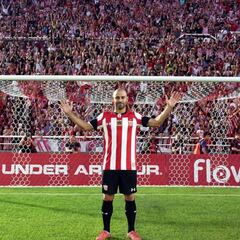 Mascherano, recibido por una multitud en Estudiantes