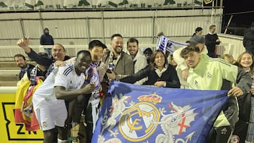 La Peña Madridista Central London acudió a animar al Castilla en las semifinales contra el Dinamo en Woking.