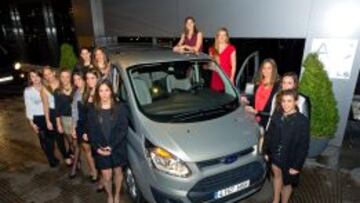 LAS GUERRERAS DEL AGUA. El equipo femenino de waterpolo lleg&oacute; en el nuevo Ford Tourneo Custom.
 