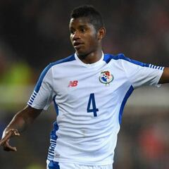 En Panamá aseguran que el Málaga quiere al central Fidel Escobar