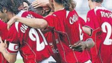 <b>GOL DE ARIETE BRIT. </b>Con el partido equilibrado, con el Lorca plantando batalla, Noel Williams hizo de cabeza el gol del Murcia.