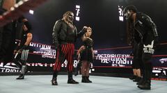 RETRIBUTION rodea a Bray Wyatt y a Alexa Bliss.