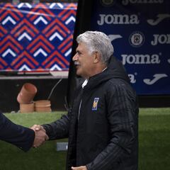 Siboldi acorta distancias con Ricardo Ferretti