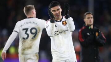 LONDON, ENGLAND - JANUARY 18: Manchester United's Casemiro applauds the fans at the final whistle during the Premier League match between Crystal Palace and Manchester United at Selhurst Park on January 18, 2023 in London, United Kingdom. (Photo by Rob Newell - CameraSport via Getty Images)