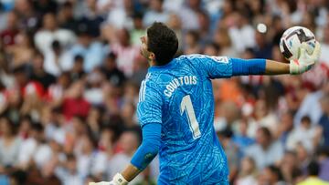 MADRID, 04/06/2023.- El guardameta belga del Real Madrid, Thibaut Courtois, durante el partido de la última jornada de Liga que el Real Madrid y el Athletic Club de Bilbao disputan este domingo en el estadio Santiago Bernabéu. EFE/ Mariscal.
