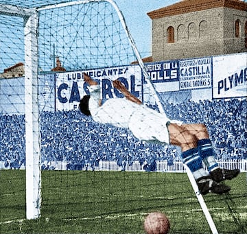 En la im¨¢gen, el delantero c¨¢ntabro se cuelga de la red despu¨¦s de anotar uno de sus cuatro goles al FC Barcelona.