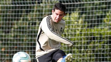 James Rodríguez durante un entrenamiento con el Real Madrid.