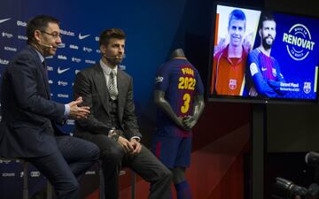 Josep Maria Bartomeu y Gerard Piqué. 