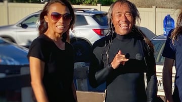 Kenji Nonoka haciendo el Shaka