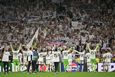 Los jugadores del conjunto blanco celebran la remontada y la clasificación para la final de la Champions League.
