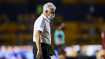  Ricardo Ferretti Tigres Head Coach during the game Tigres UANL vs Monterrey, corresponding to the 16th round match of the Torneo Guard1anes Clausura 2021 of the Liga BBVA MX, at Universitario Stadium, on April 24, 2021.
 
 &lt;br&gt;&lt;br&gt;
 
 Ricardo Ferretti Director tecnico de Tigres durante el partido Tigres UANL vs Monterrey, correspondiente a la Jornada 16 del Torneo Clausura Guard1anes 2021 de la Liga BBVA MX, en el Estadio Universitario, el 24 de Abril de 2021.