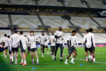 El Real Madrid se ejercita en el estadio de Lusail, en Doha, antes de la final de la Intercontinental ante el Pachuca de Mxico.