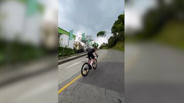 El ciclista colombiano Rigoberto Urán sigue preparándose de maneras exigentes, esta vez en una pendiente bastantemente pronunciada en Antioquia.