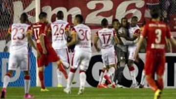 A Róbinson Zapata le viene bien jugar en Avellaneda.