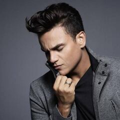 Silvestre Dangond comparte polémicas fotos en redes