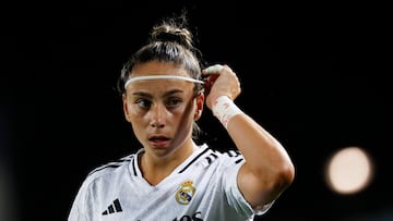 Athenea del Castillo durante un partido con el Real Madrid.