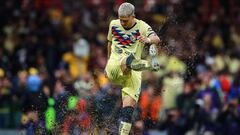 El centrocampista argentino del Am&eacute;rica, Guido Rodr&iacute;guez, durante un partido.