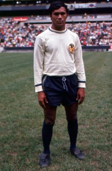 Integrante del exitoso equipo de los 70, 'Monito' escribió historia en el fútbol mexicano con su velocidad por la banda izquierda.