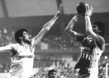 El Zalgiris fue su primer equipo, de 1981 a 1989. Regresó hasta dos veces, en 2001-2002 (no jugó) y finalmente en 2003 hasta 2004, año de su retirada definitiva.

 