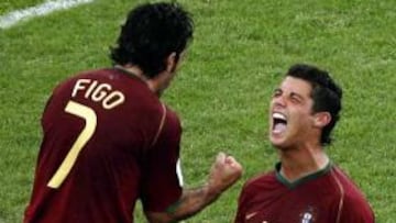 <b>SÍMBOLOS DE PORTUGAL. </b>Cristiano Ronaldo nunca ha escondido su admiración por Figo y hoy todo el mundo le señala como su sucesor.