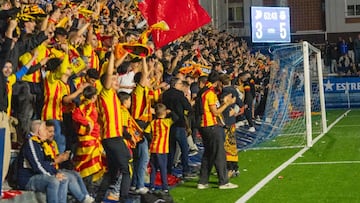 El otro derbi de Barcelona deriva en una auténtica locura