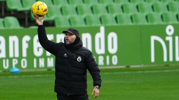 José Alberto, entrenador del Racing.