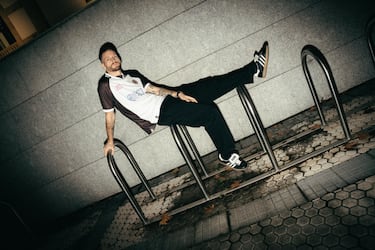 ?lex Remiro lanza una camiseta solidaria en favor de la salud mental