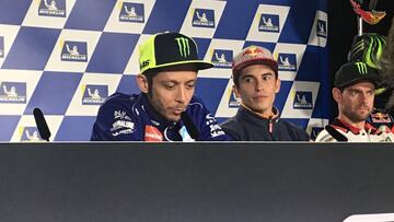 Rossi, Márquez en la rueda de prensa.