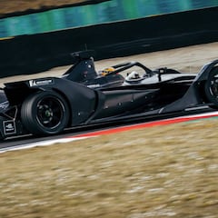Vandoorne y Mortara estrenan el Mercedes 'eléctrico' en Italia