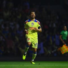 Henry Martin empató a Carlos Reinoso con 99 goles en América