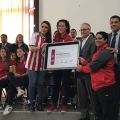 Chivas femenil es reconocido por la ciudad de Guadalajara
