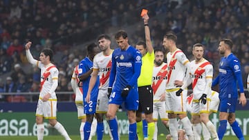 02/01/24 PARTIDO PRIMERA DIVISION
GETAFE CF - RAYO VALLECANO
Arbitro JORGE FIGUEROA VAZQUEZ 14 JUANMI LATASA
TARJETA ROJA EXPULSION