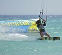Gisela Pulido gana la prueba de slalom de kiteboarding