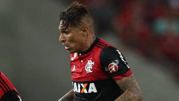 Paolo Guerrero durante un partido de Flamengo.