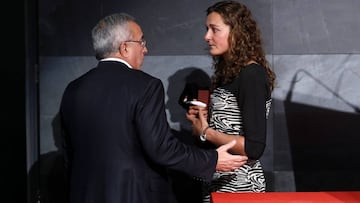 Anna Boada, junto a Alejandro Blanco en la Gala de la Federación Española de Remo.