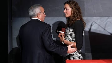 Anna Boada, junto a Alejandro Blanco en la Gala de la Federaci&oacute;n Espa&ntilde;ola de Remo.