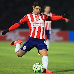 ‘Pocho’ Guzmán quiere levantar títulos como Oswaldo Sánchez y Ramón Morales