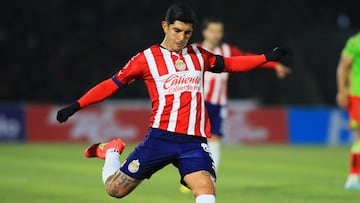 Víctor Guzmán de Guadalajara durante el partido FC Juárez vs Guadalajara.