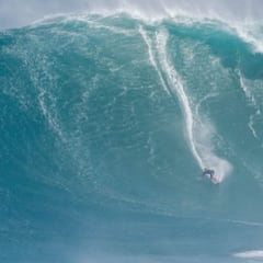 Las olas más grandes en Barcelona antes de Isaack