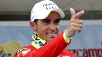 Contador 'dispara' desde el podio.