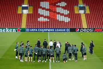 El Madrid prepara el partido de Champions ante el Liverpool
