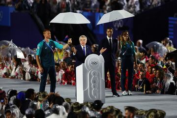 Thomas Bach, Presidente del Comité Olímpico Internacional (COI), habla junto a Tony Estanguet, Presidente del Comité Organizador de los Juegos Olímpicos y Paralímpicos.