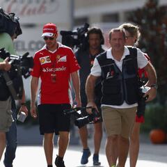 Red Bull niega que Vettel pueda regresar con ellos