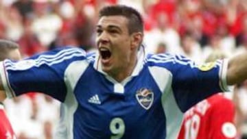 <b>RETIRADA.</b> El internacional serbio Savo Milosevic, ex jugador de varios clubes españoles, piensa poner fin a su carrera futbolística cuando termine la actual temporada, que su actual club, el Rubín de Kazán, terminará como el campeón de Rusia.