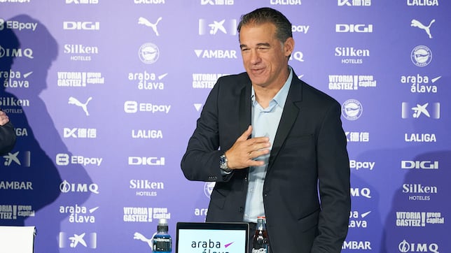 El Alavés no dejó a la plantilla que arropara a Luis García