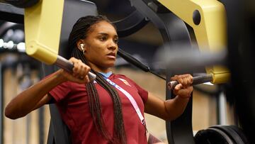 BURDEOS (FRANCIA), 29/07/2024.- La delantera de la selección española femenina de fútbol Salma Paralluelo, durante el entrenamiento celebrado este lunes en Burdeos, donde el próximo miércoles se enfrentarán a Brasil en el último partido de la fase de grupos. EFE/RFEF/Jose Breton SOLO USO EDITORIAL, SOLO DISPONIBLE PARA ILUSTRAR LA NOTICIA QUE ACOMPAÑA (CRÉDITO OBLIGATORIO)