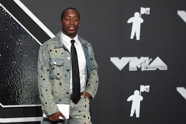 Markell Washington posa en la alfombra roja de los MTV Video Music Awards.